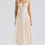 Valentīnas mežģīņu korsetes kleita