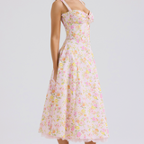 Valentīnas mežģīņu korsetes kleita