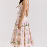 Valentīnas mežģīņu korsetes kleita