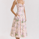 Valentīnas mežģīņu korsetes kleita