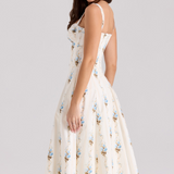 Valentīnas mežģīņu korsetes kleita