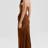 Lilijas formas garā kleita 