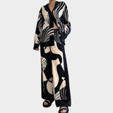 Valērijas apdrukas komplekts ar krekla apkakles blūzi un taisna piegriezuma biksēm