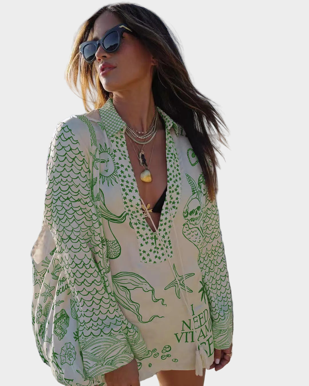 Clara satīna apdrukas komplekts ar V veida kakla blūzi un gludām līnijām