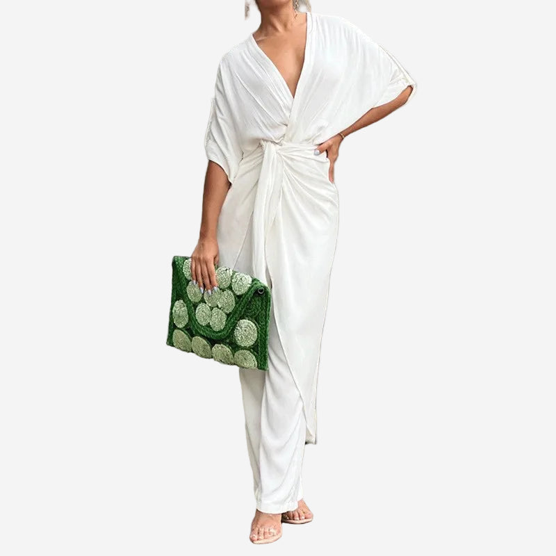 Alehandra divdaļīgs komplekts vienkrāsainā krāsā ar asimetrisku blūzi un taisnām biksēm